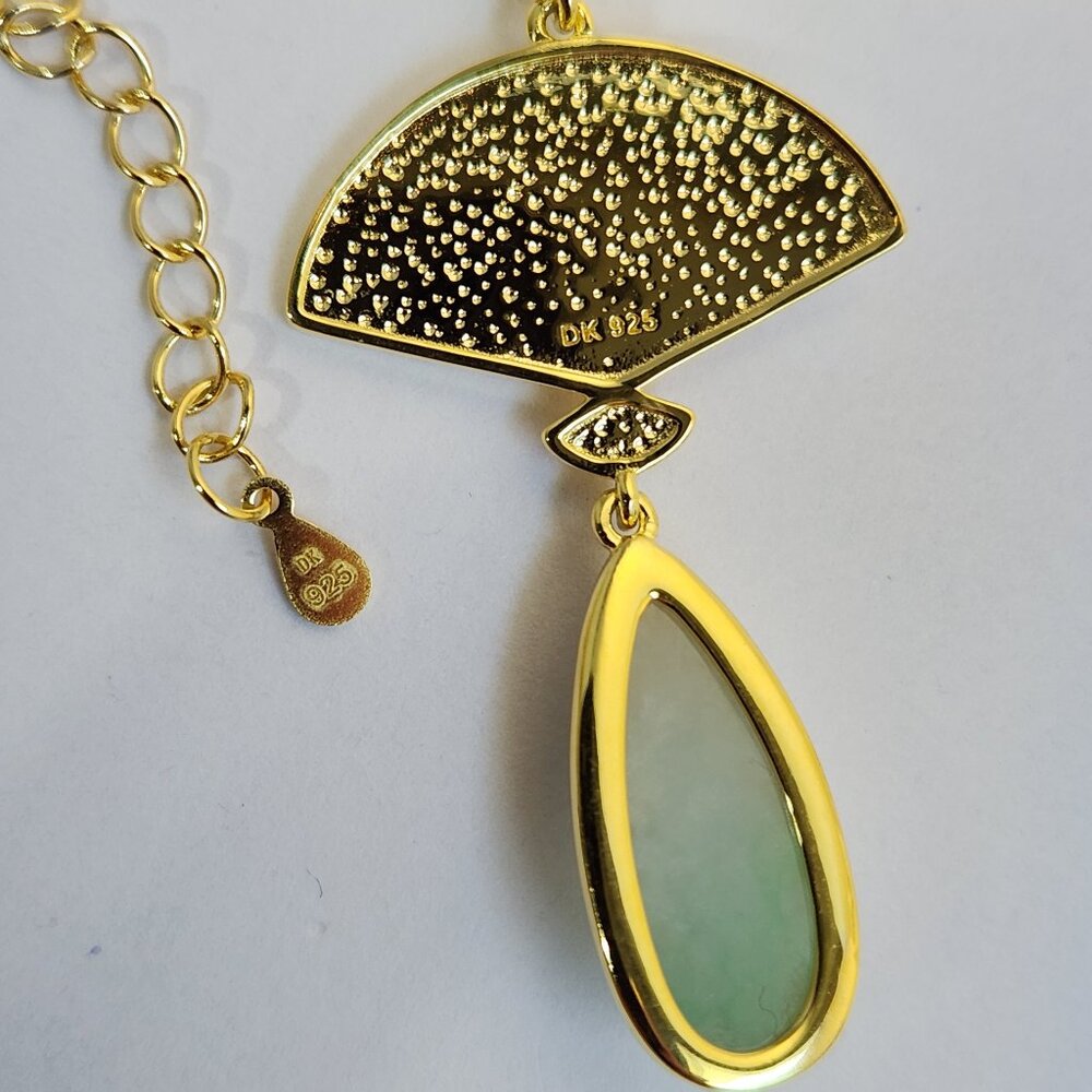 Pillowbook NIB 18k Yellow Gold Naural Jadeite & Zircon Pendant w/ 18" 925 Chain - Picture 8 of 8